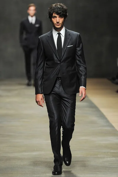 Look 2